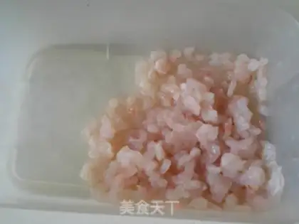 Make Shrimp plum soup step 1