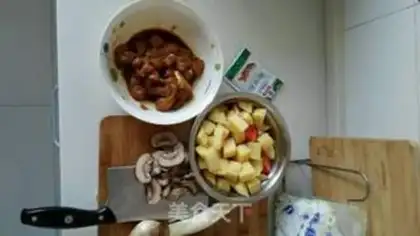 Make Curry potato chicken step 2
