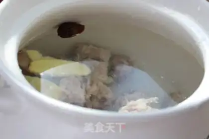 Make Lian Qianshan pharmaceuum soup step 2