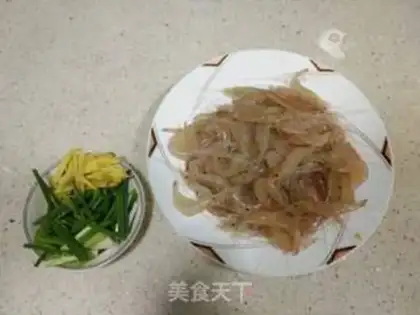 Make Precious onion shrimp step 0