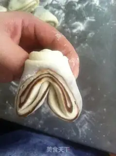 Make Pig bean rolls step 28