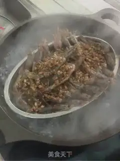 Make A garlic fan with a shrimp step 11