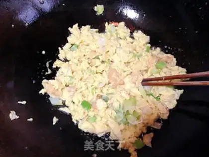 Make Onions and eggs step 4