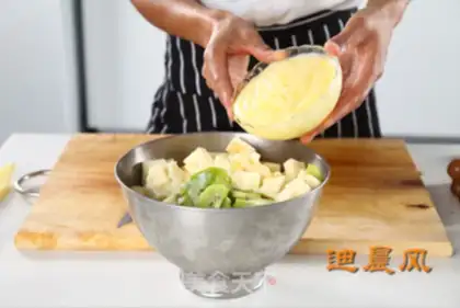 Make Homemade salad sauce step 7