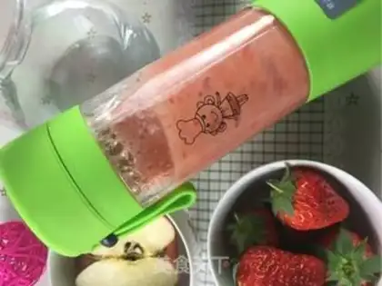 Make Strawberry apple juice step 4