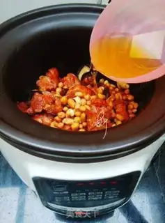 Make Southern peanut pig hoof step 7
