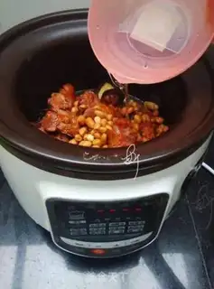 Make Southern peanut pig hoof step 8