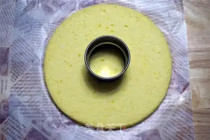 Make Eight-inch bath princess cake step 10