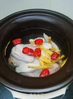 Make Party chicken soup step 1