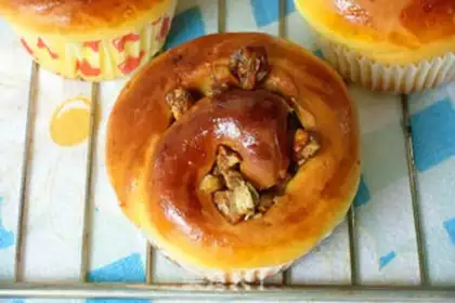 Make Caramel pecan rolls step 10