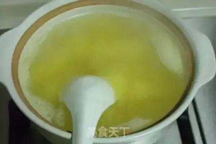 Make Apple rice porridge step 1