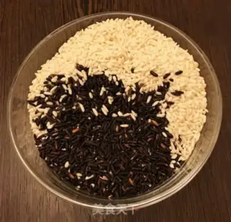 Make Black rice pineapple step 0