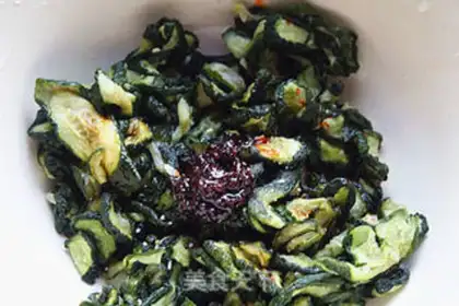 Make cucumber pickles step 3
