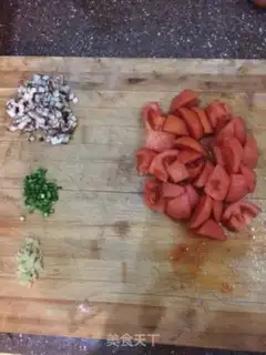 Make Tomato meatball noodles step 1
