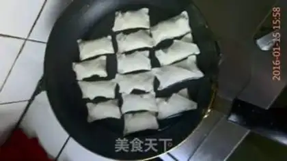 Make Spring rolls step 4