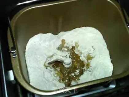 Make Red sugar walnut bread step 2