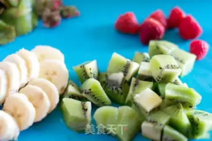Make Fruit salad without dishes step 1