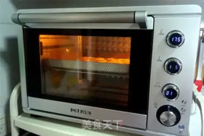 Make Yellow frosting cookies step 8