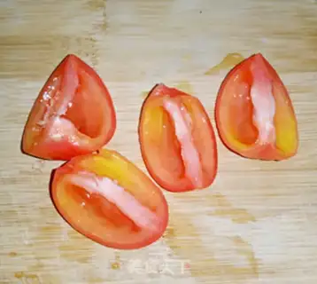 Make Dried tomatoes with oil step 1