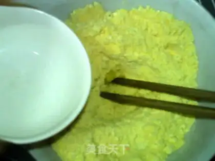 Make The corn soy noodle nest step 2
