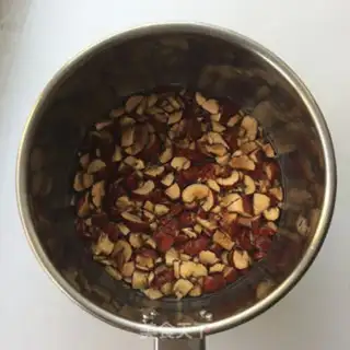 Make Six inches of red-tree cake step 0