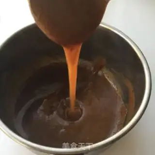 Make Six inches of red-tree cake step 3