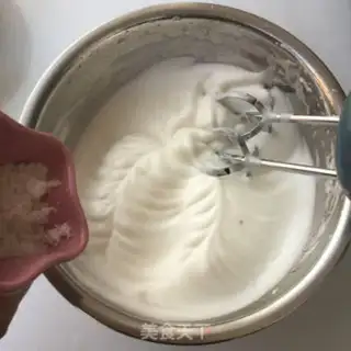 Make Six inches of red-tree cake step 12