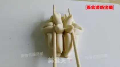 Make Lotus roll step 13