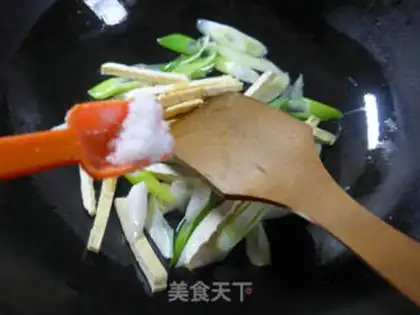 Make Onion fried tofu dry step 5