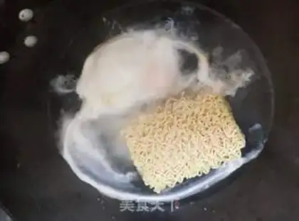 Make Boiled eggs for noodle step 3