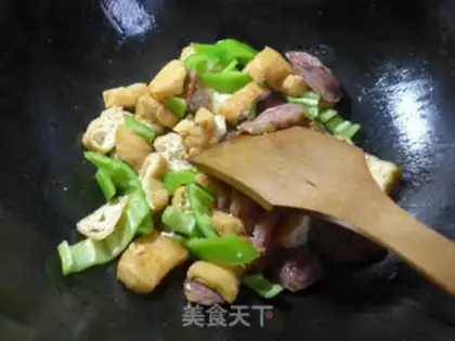 Make Spicy pepperoni fried tofu step 6