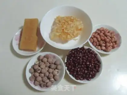 Make The silver ear of the red beans peanuts step 0