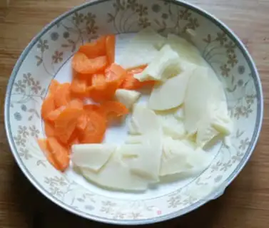 Make Soy sauce, sea cucumber step 1