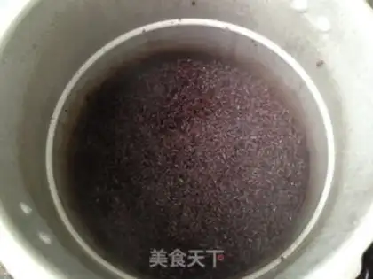 Make Black rice buns step 1
