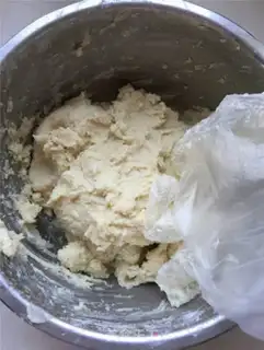 Make Almond cookies step 4