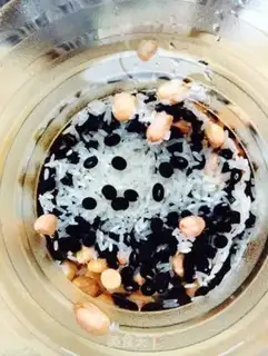 Make Peanut black soy step 2