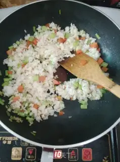 Make Pineapple rice step 9