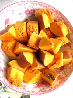 Make A simple vegan pumpkin step 0