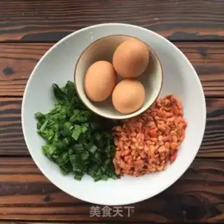 Make Shrimp rice fried eggs step 1