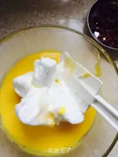 Make Cranberry-skin cake roll step 11