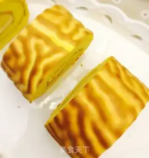 Make Cranberry-skin cake roll step 33