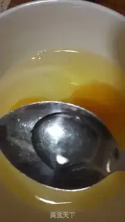 Make Spicy tomato eggs step 1