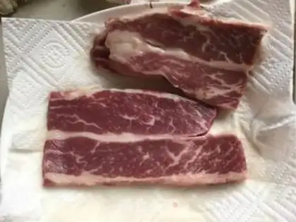 Make Black pepper steak step 1