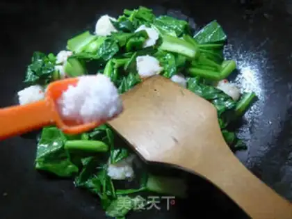 Make Shrimp-flavored oil and vegetables step 4