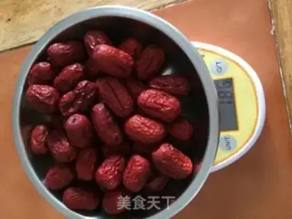 Make Red sugar, red date cake step 1