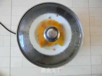 Make Pumpkin money rolls step 0
