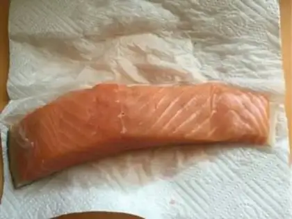 Make Fried salmon and soy sauce step 1
