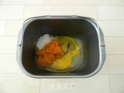Make Pumpkin money rolls step 2
