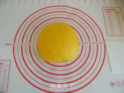 Make Pumpkin money rolls step 5