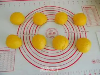 Make Pumpkin money rolls step 6